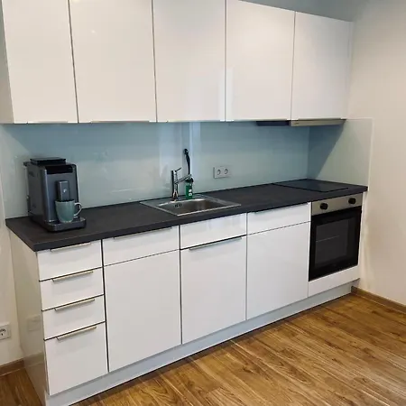 Halbstueck - Am Kropsbachpark *