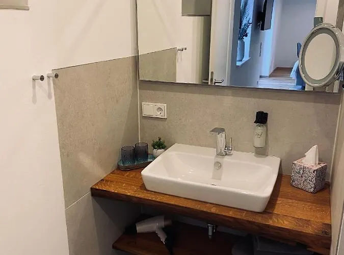 Halbstueck - Am Kropsbachpark *